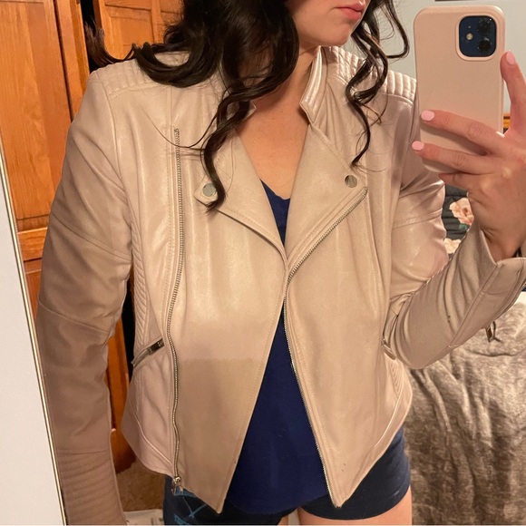 Bar III faux leather women’s quilted jacket - Picture 5 of 14